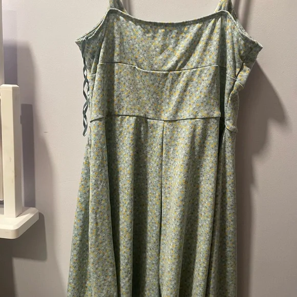 Romper - Picture 2 of 3